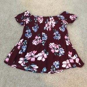 Kendall & Kylie top size Small